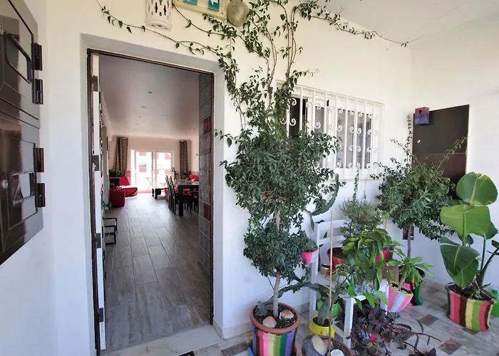 Albufeirasun, Arrive As A Guest Leave As A Friend. * Albufeira