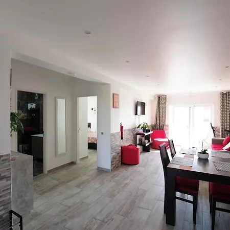 Albufeirasun, Arrive As A Guest Leave As A Friend. * Αλμπουφέιρα